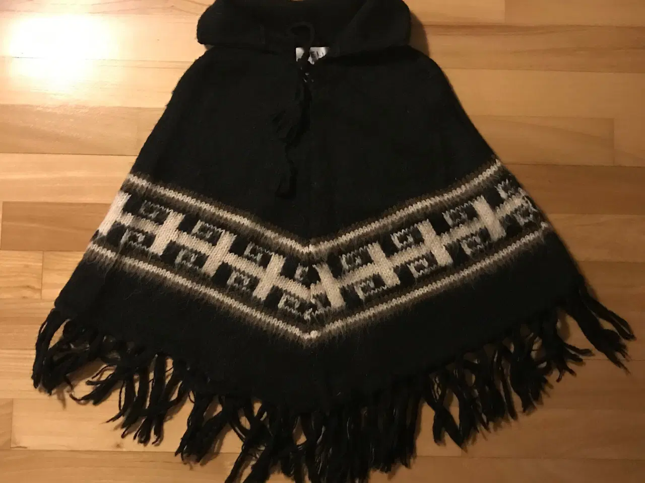 Billede 1 - Poncho t/pige - Strikket