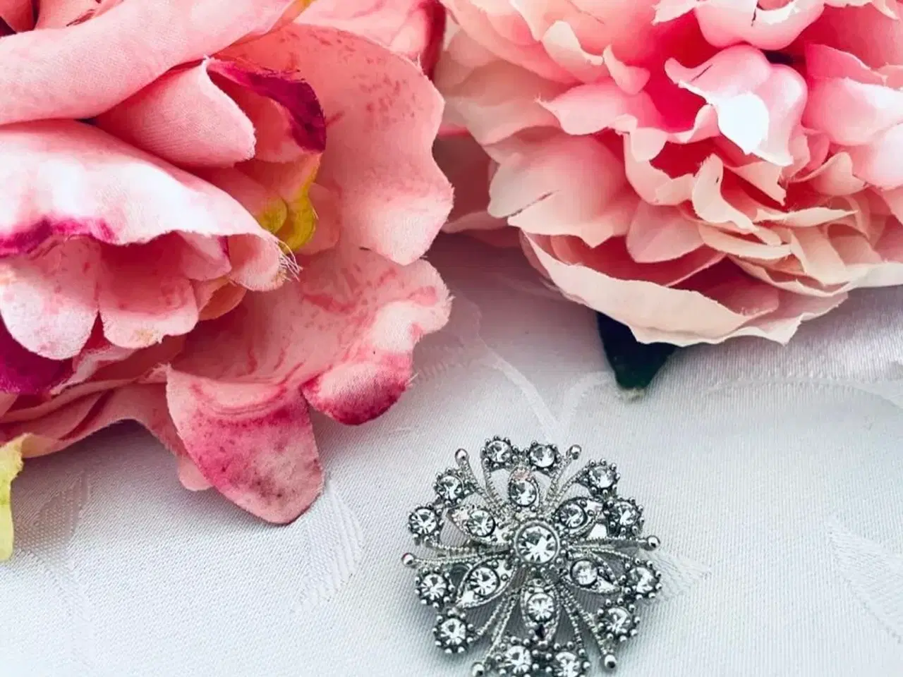 Billede 1 - Sød broche i god stand