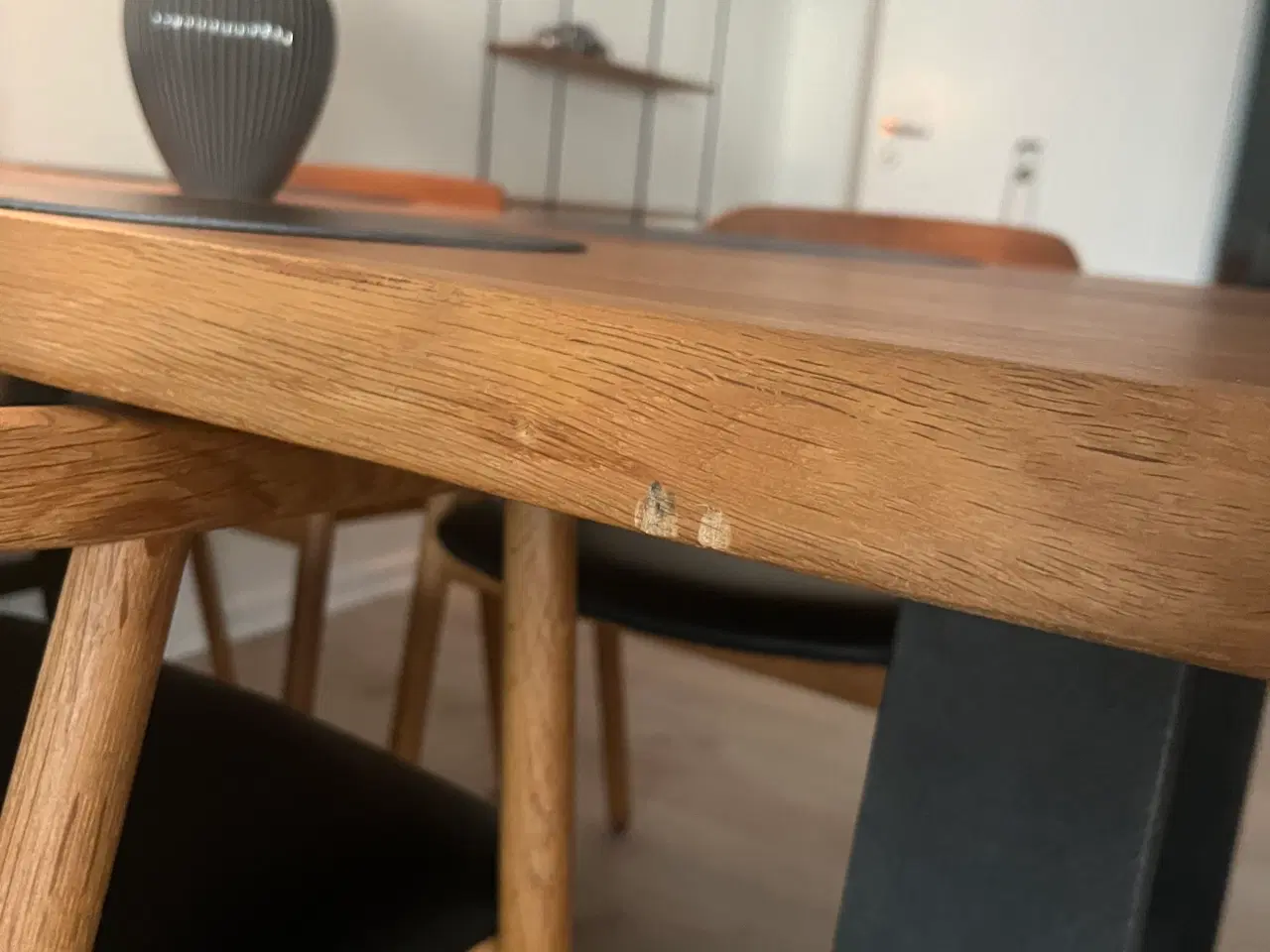 Billede 4 - Egetræs plankebord med 6 stole