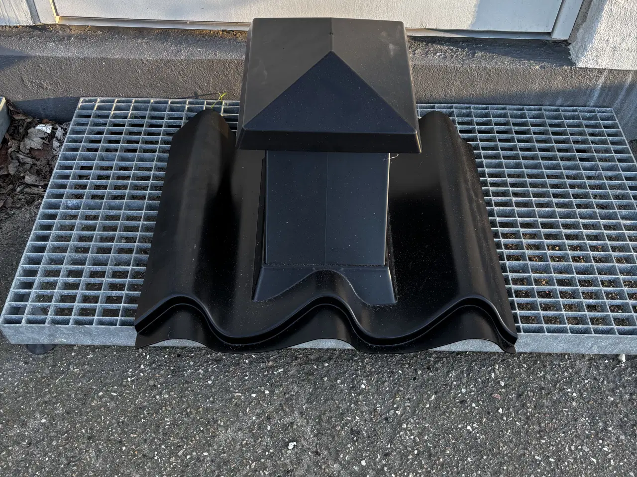 Billede 1 - Tag-hætte ventilation