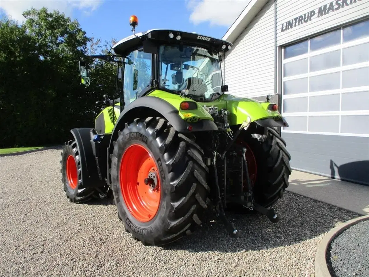 Billede 15 - CLAAS Axion 830 Med frontlift og luft anlæg.