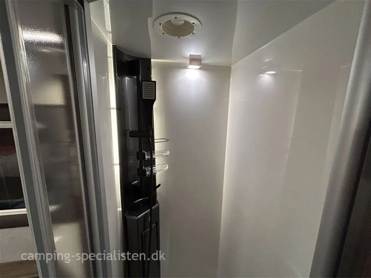 Billede 8 - 2026 - Kabe Royal   Kabe Royal x810 LQB 2026 kan snart ses hos Camping-Specialisten