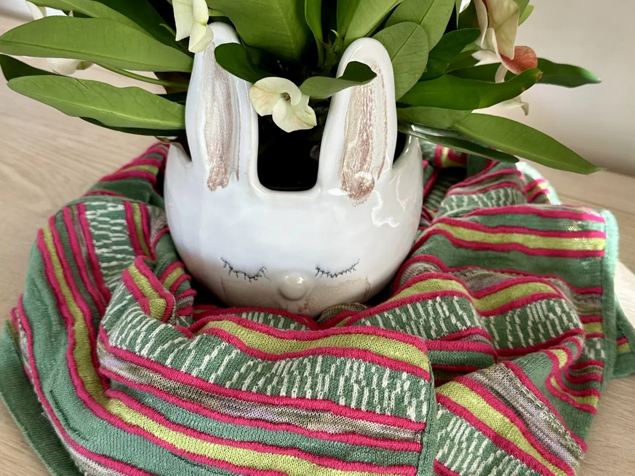 Billede 5 - To ubrugte flotte halstørklæder af uld og bomuld