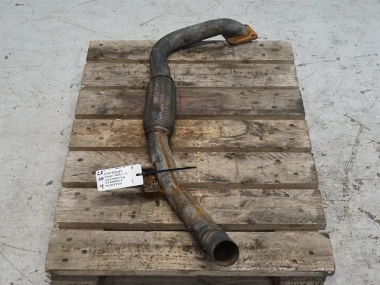 Billede 2 - Case 525 Farmlift Udstødningsrør 47689037