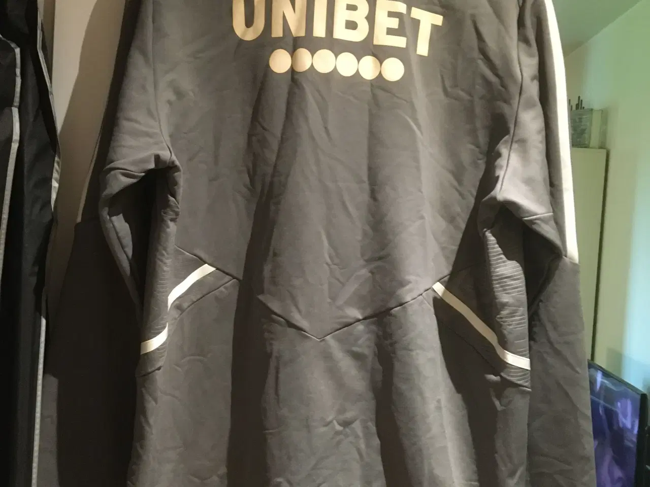 Billede 5 - FCK bluser, 2 stk