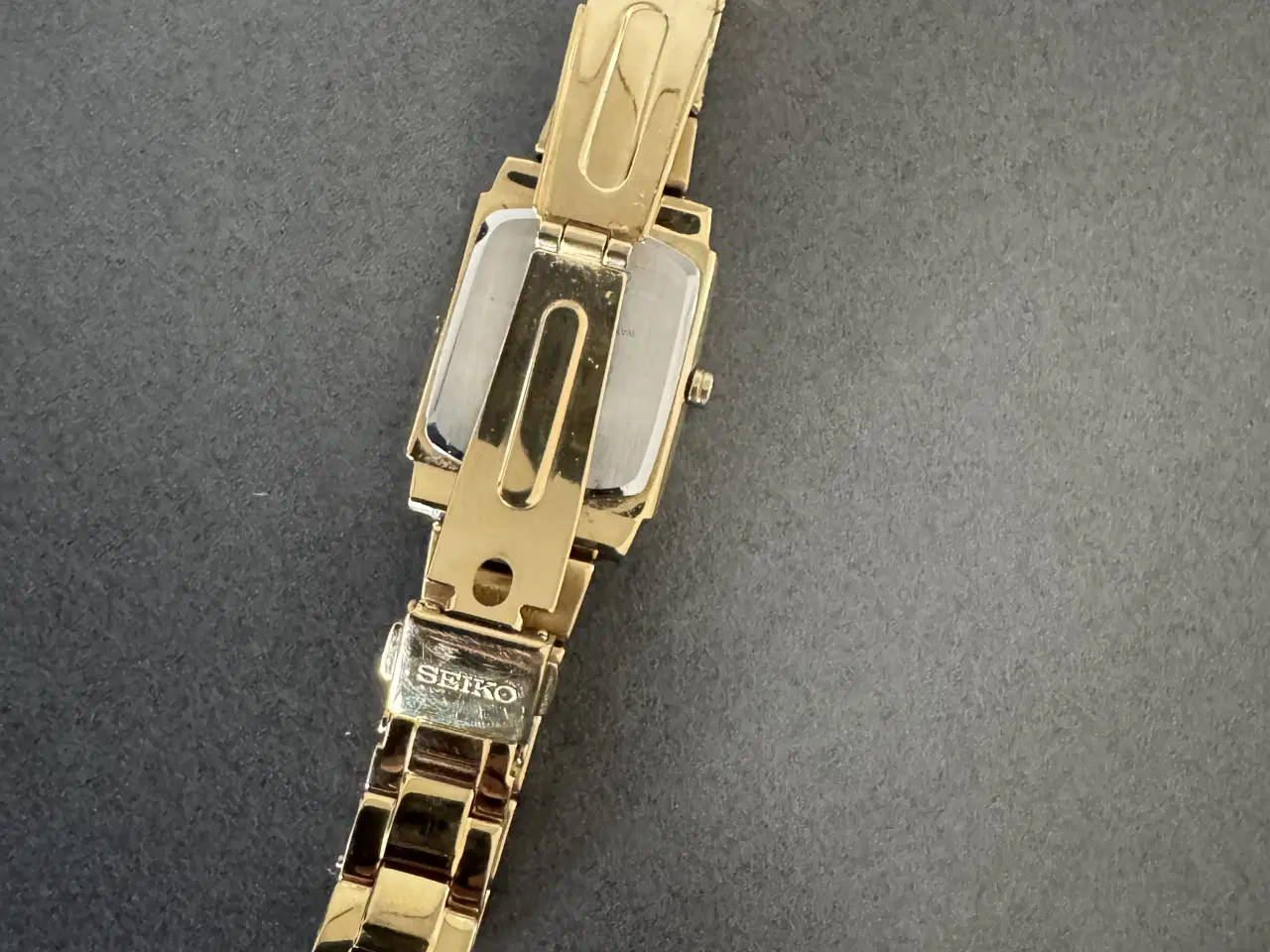 Billede 3 - Seiko dameur armbåndsur guldfarvet