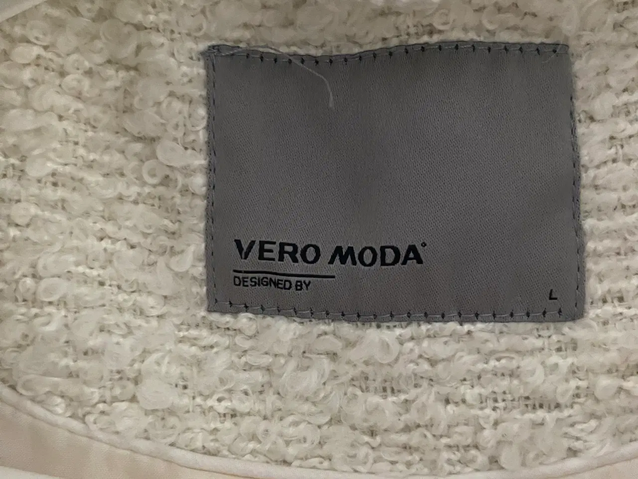 Billede 1 - Råhvid jakke fra vero moda