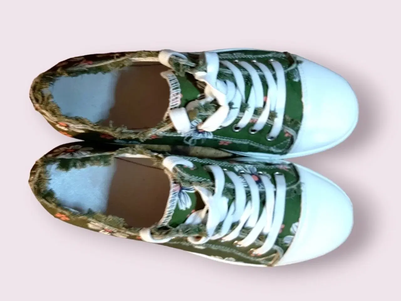 Billede 4 - Nye blomstrede sneakers 