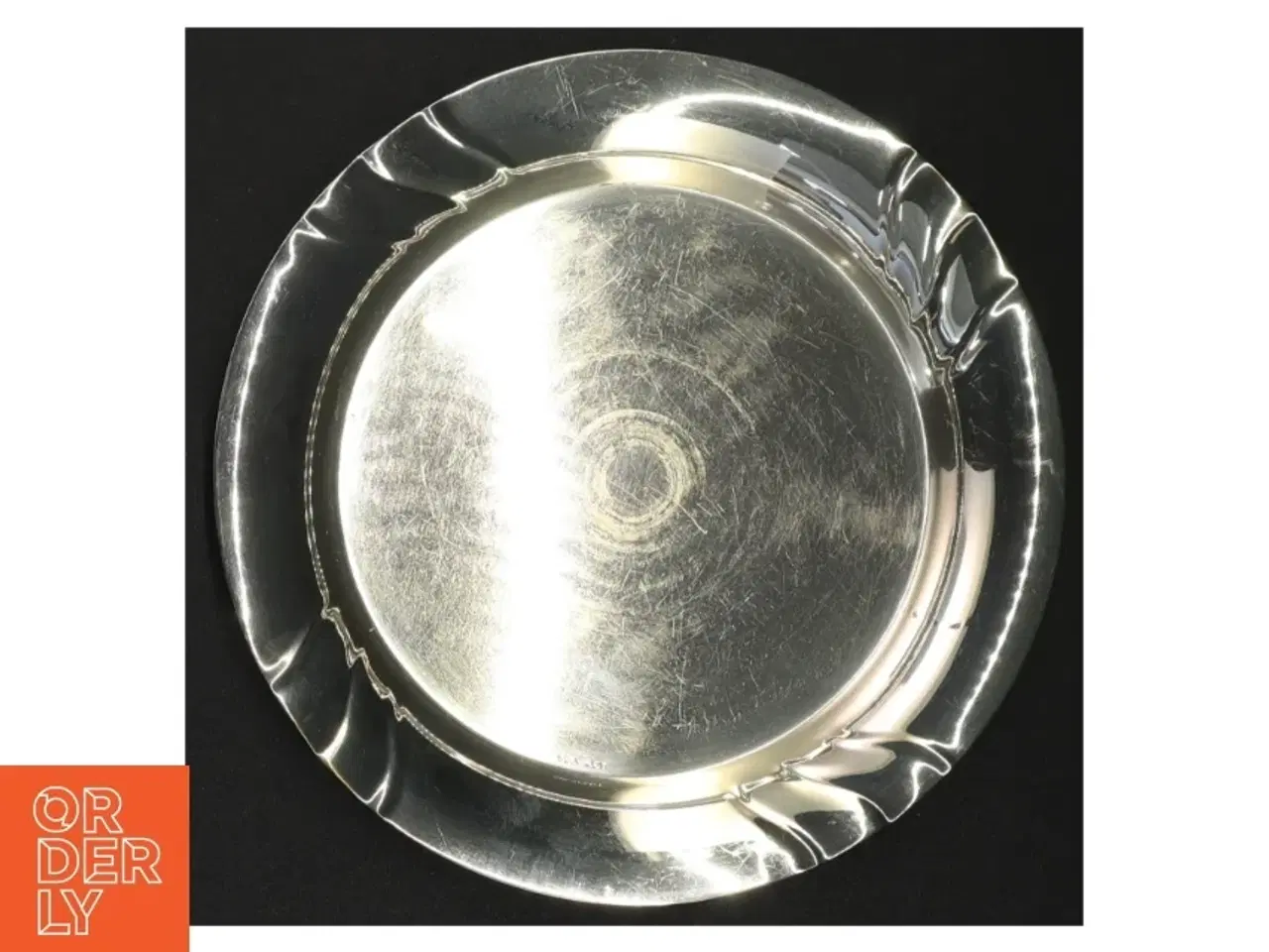 Billede 3 - Sølvfarvet metalbakke (str. 17 x 2 cm)