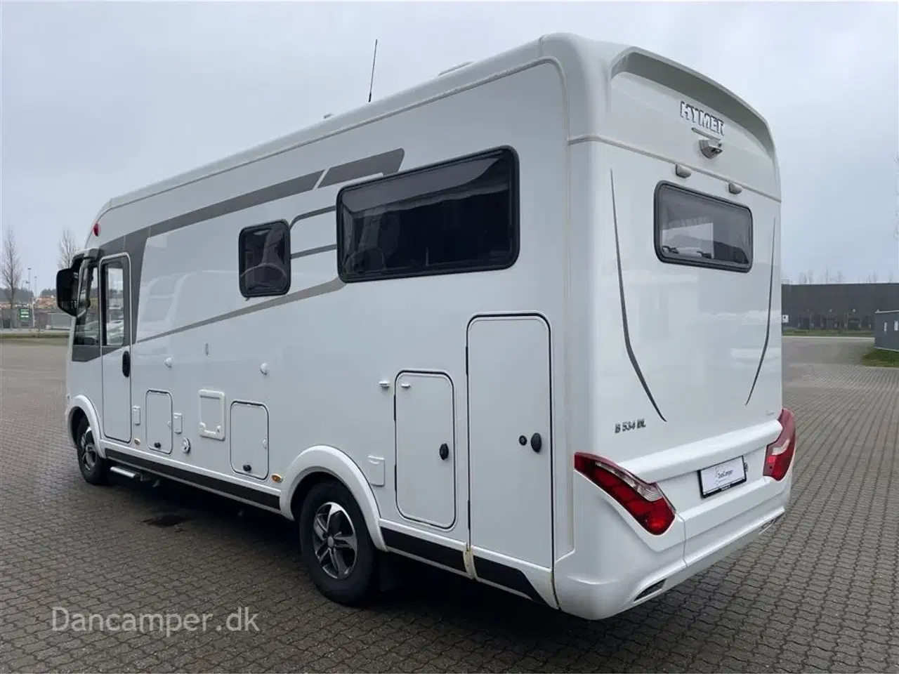 Billede 3 - 2018 - Hymer B 534 Hymermobil   MESSEPRIS kr. 824.900,- SPAR kr. 25.000,- Unik Hymermobil med stor siddegruppe i bag og masser af udstyr. 3500 kg og køres på lille kørekort