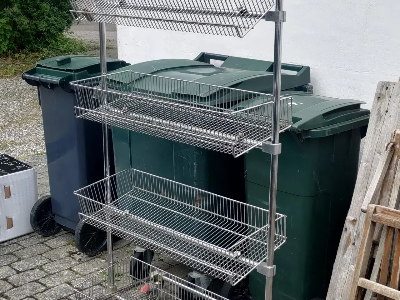 Billede 1 - Stativ med 4 kurve og hjul 