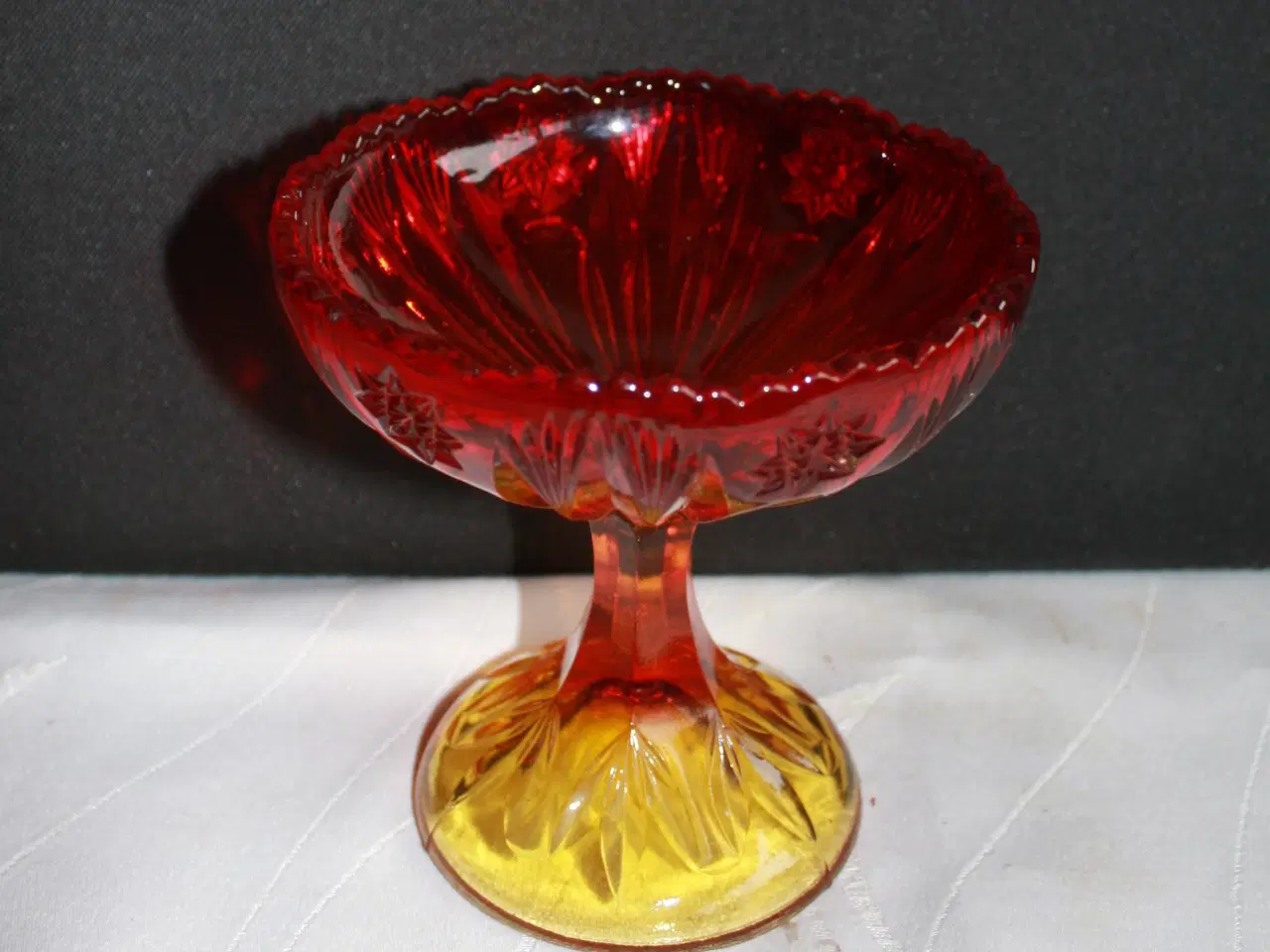 Billede 4 - Kandisskål af rødt glas