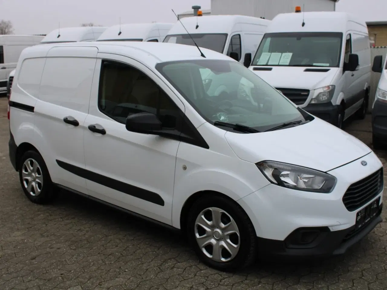 Billede 2 - Ford Transit Courier 1,5 TDCi 100 Trend