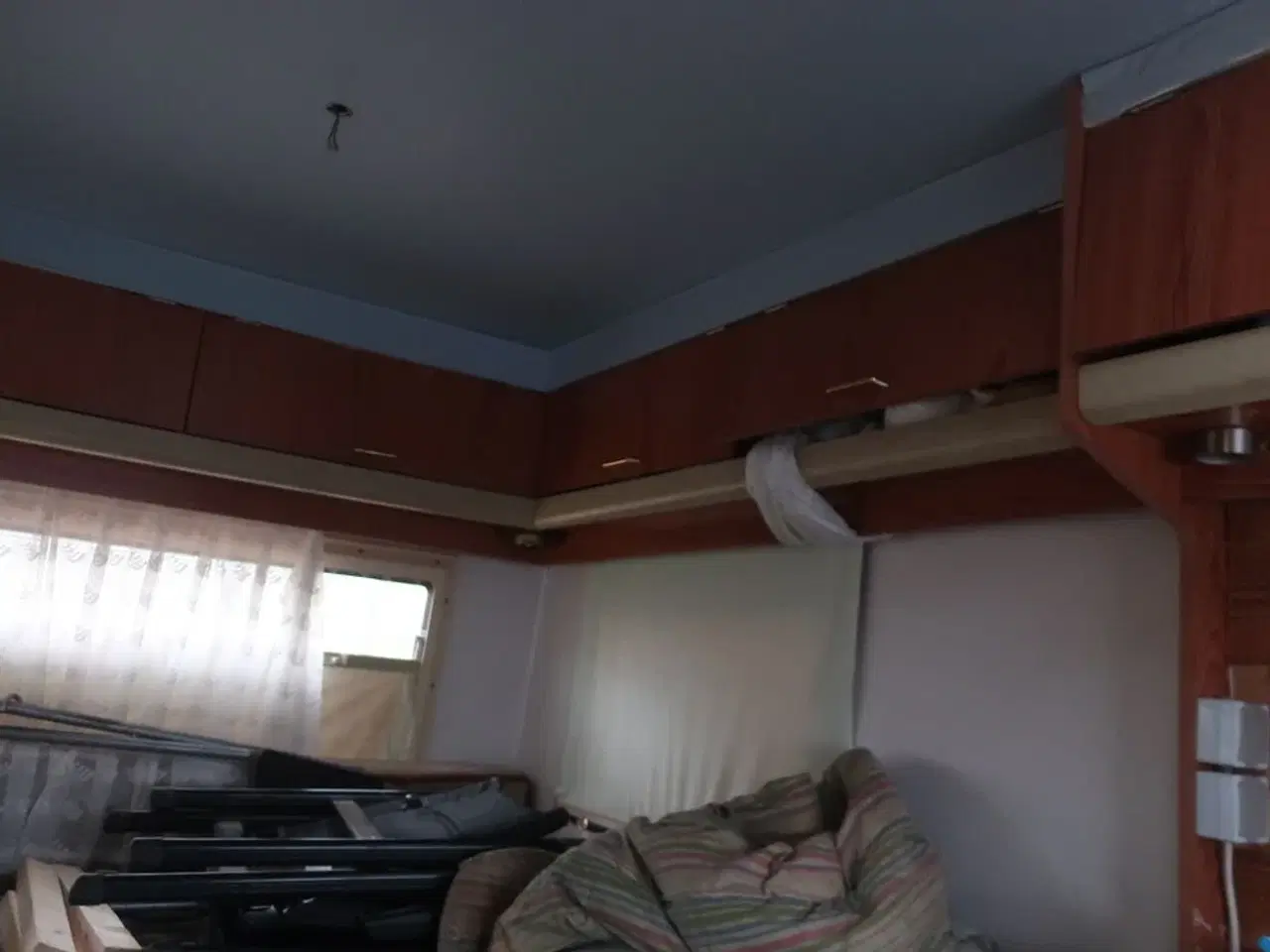 Billede 17 - Campingvogn HOBBY 460 med indhold