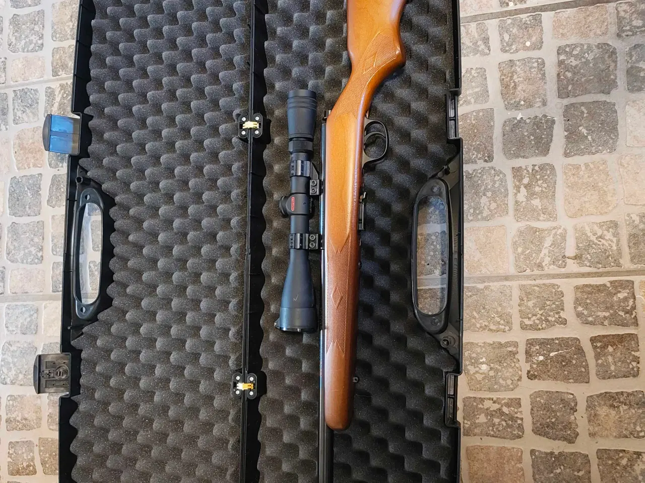 Billede 5 - Marlin 17 HMR salonriffel + Leopold RedField sigte