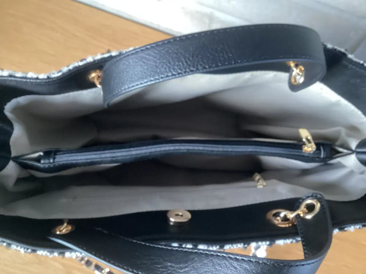 Billede 7 - Lækker skuldrer taske