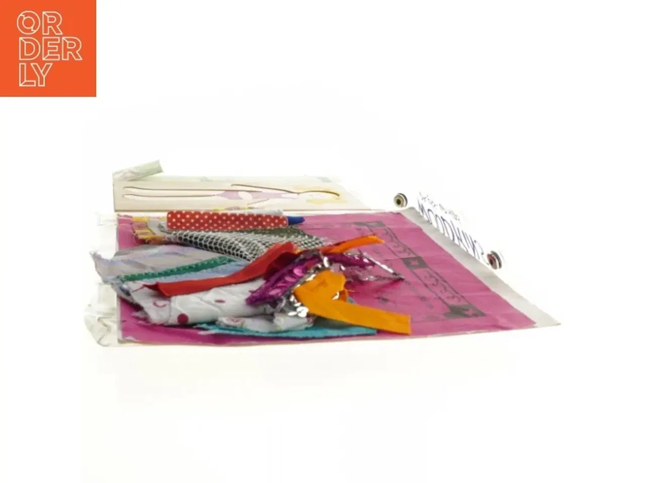 Billede 4 - Dukketøj og tilbehørssæt fra Woodkins (str. Bræt 22,5 x 12,5 cm)