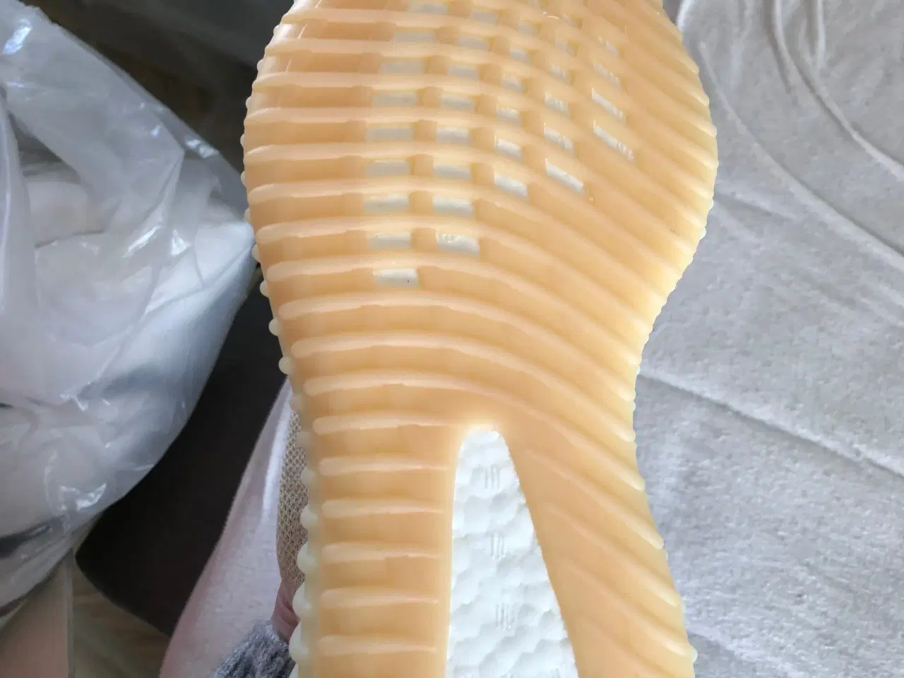 Billede 1 - Adidas Yeezy Boost 350 butter