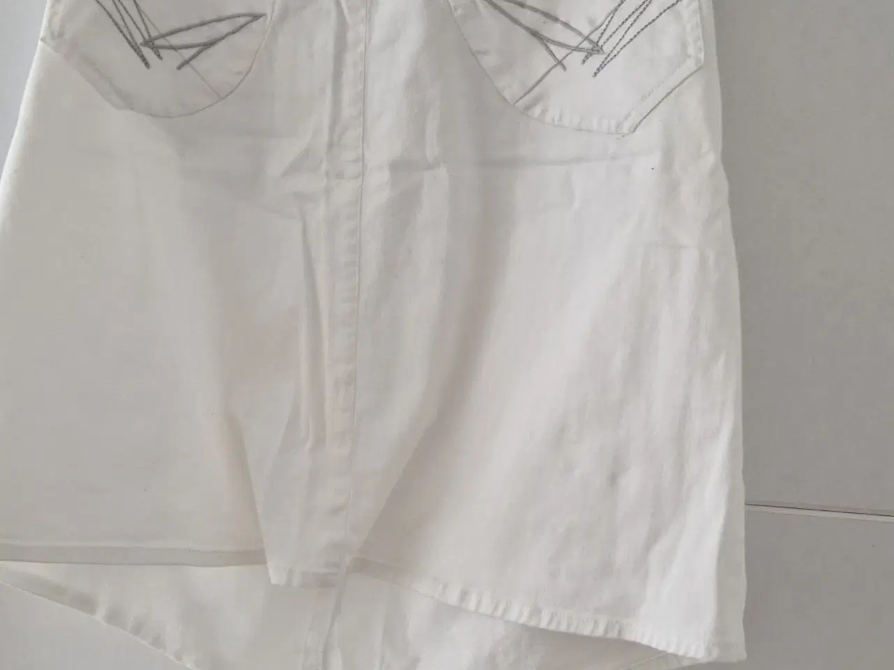 Billede 2 - Hvide Demin nederdele