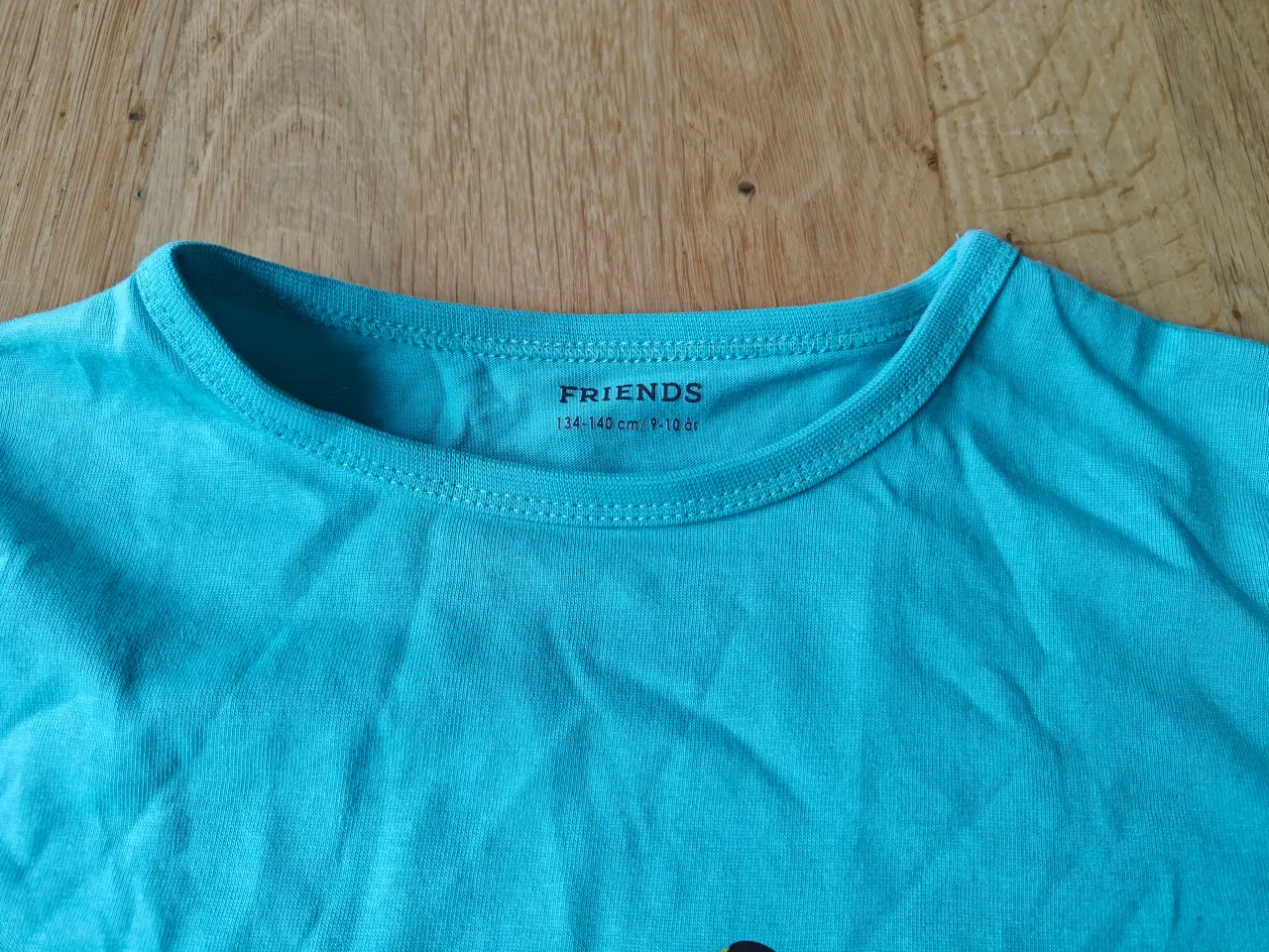 Billede 3 - Friends langærmet trøje, str. 134, ny.