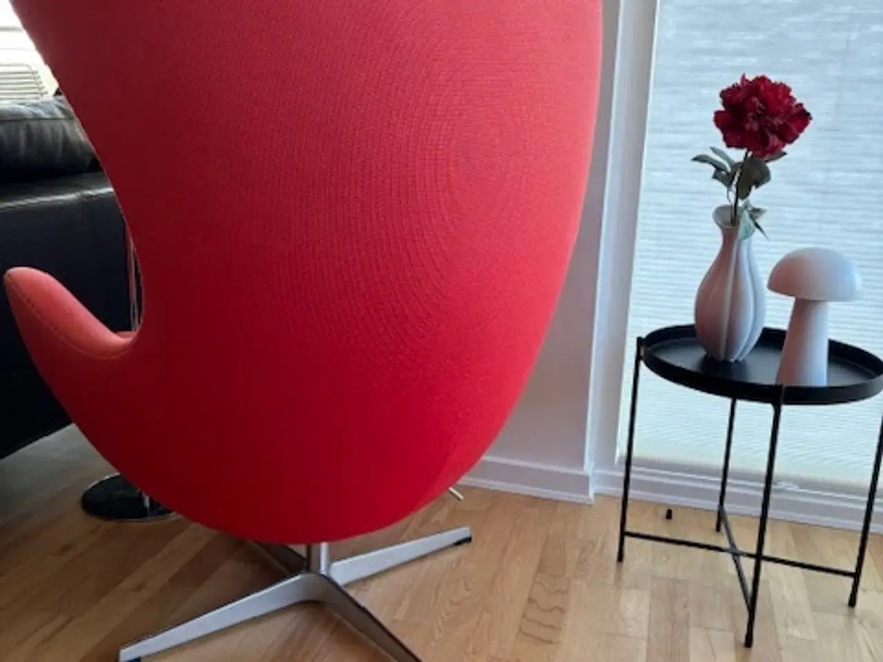 Billede 2 - Originalt æg af Arne Jacobsen med drejesokkel sælg