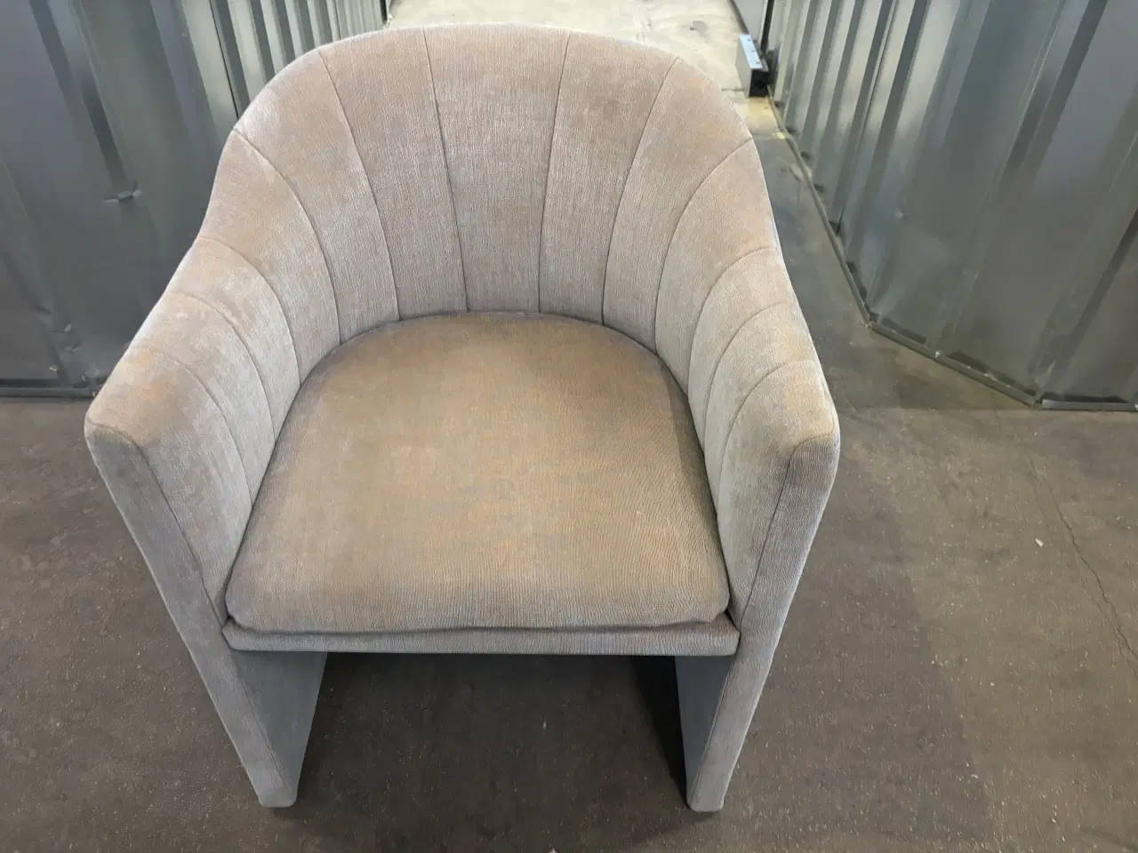 Billede 3 - 4 pæne og  stilrene spisestole