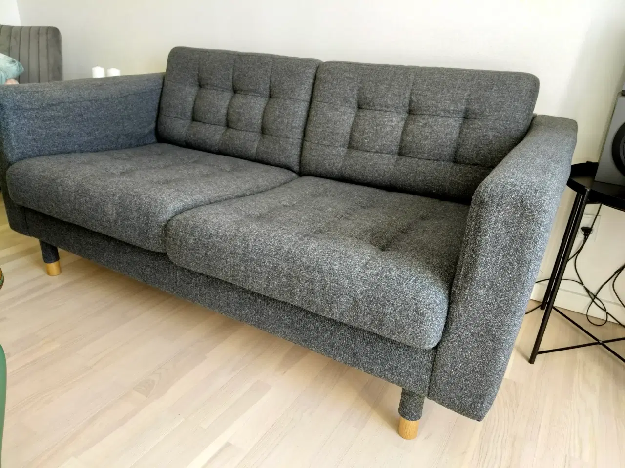 Billede 3 - Grå 2 personers sofa 