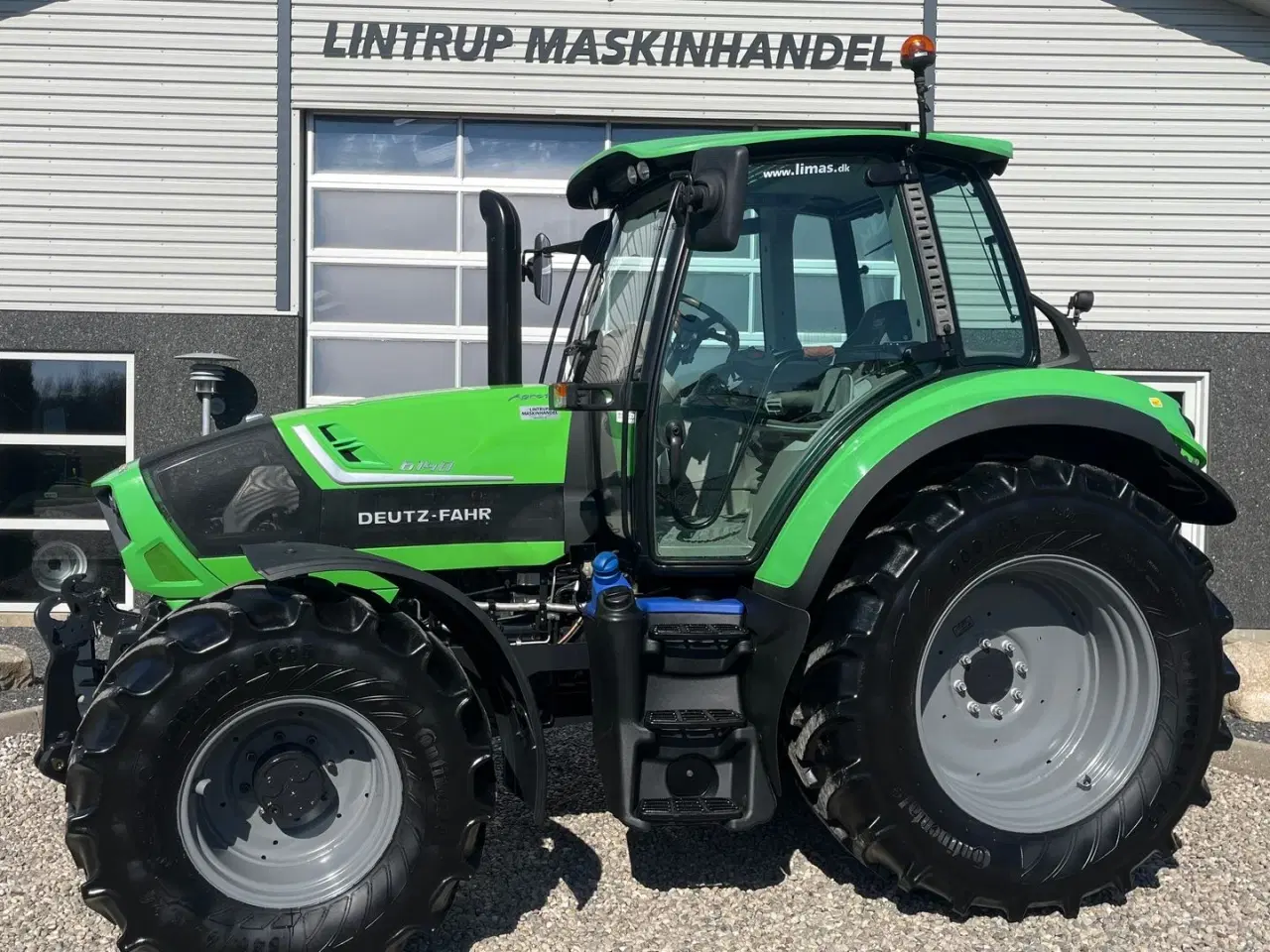 Billede 1 - Deutz-Fahr Agrotron 6140 Classic Fin handy traktor med frontlift.