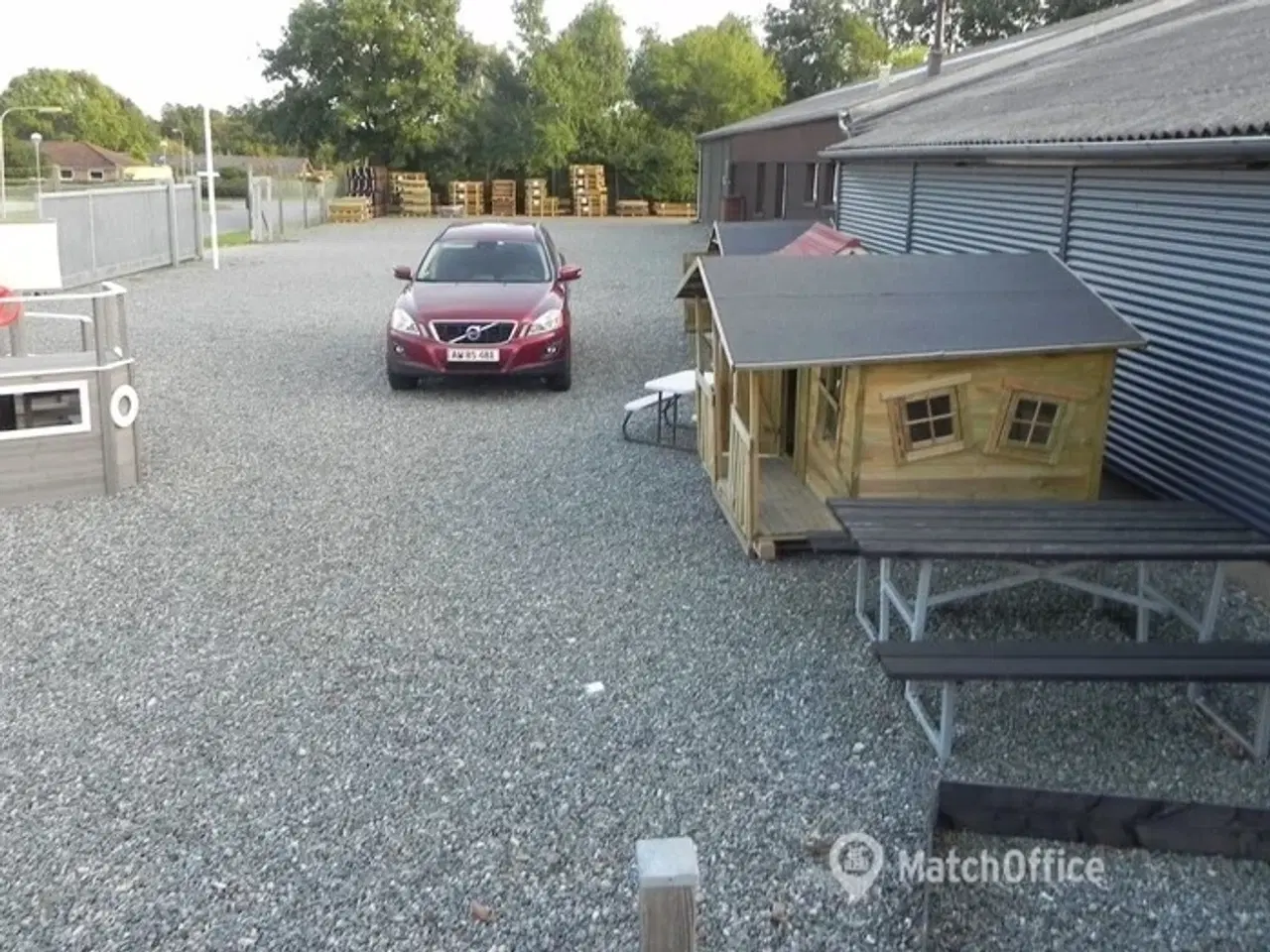 Billede 2 - Attraktiv ejendom for mindre produktion eller salg/lager