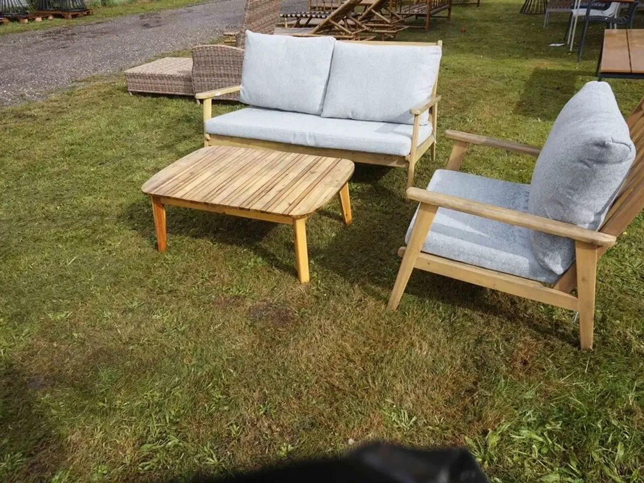 Billede 3 - Zamora lounge sofa med bord og stol