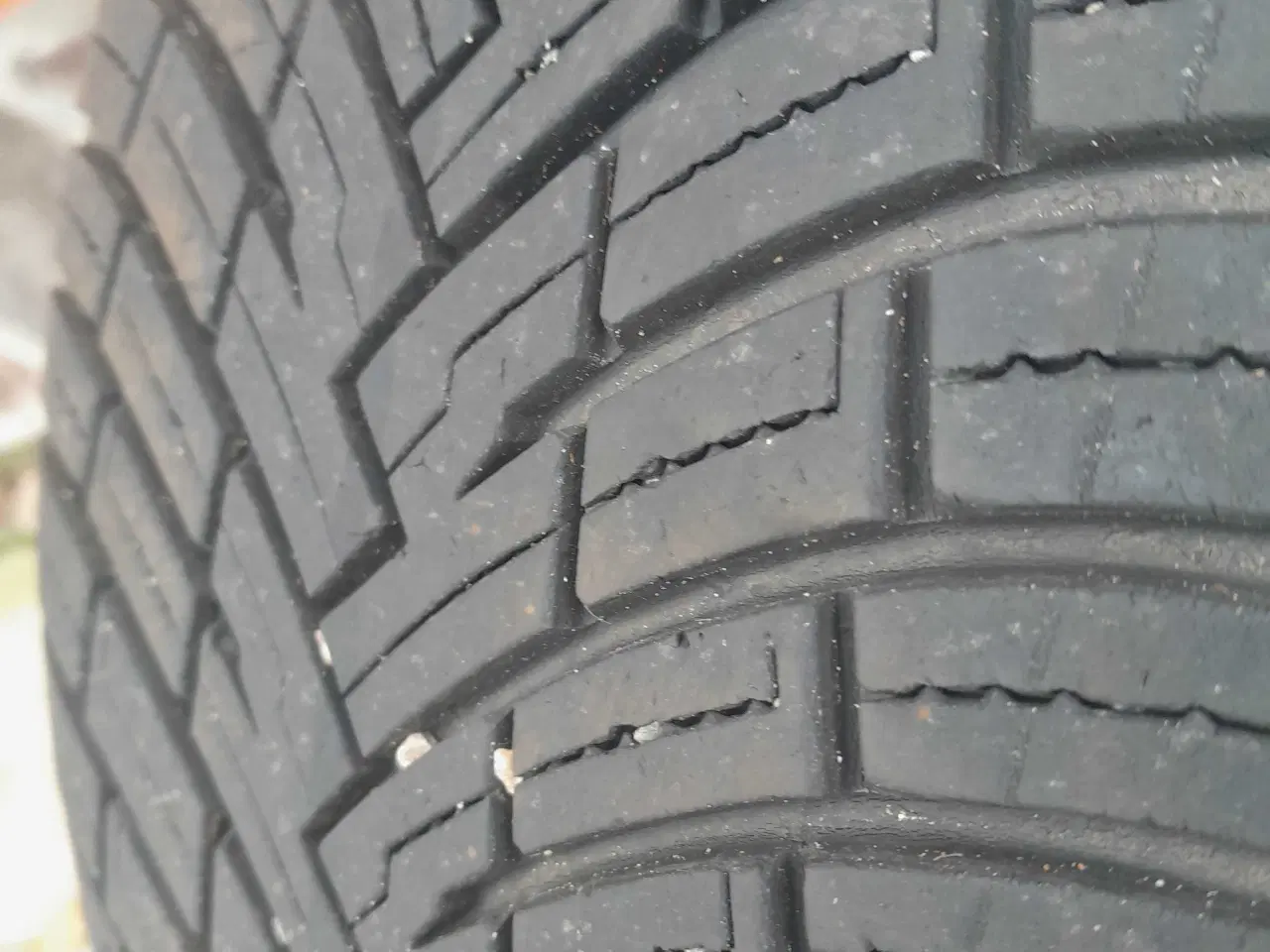 Billede 2 - 2 stk Helårsdæk 235/50-19