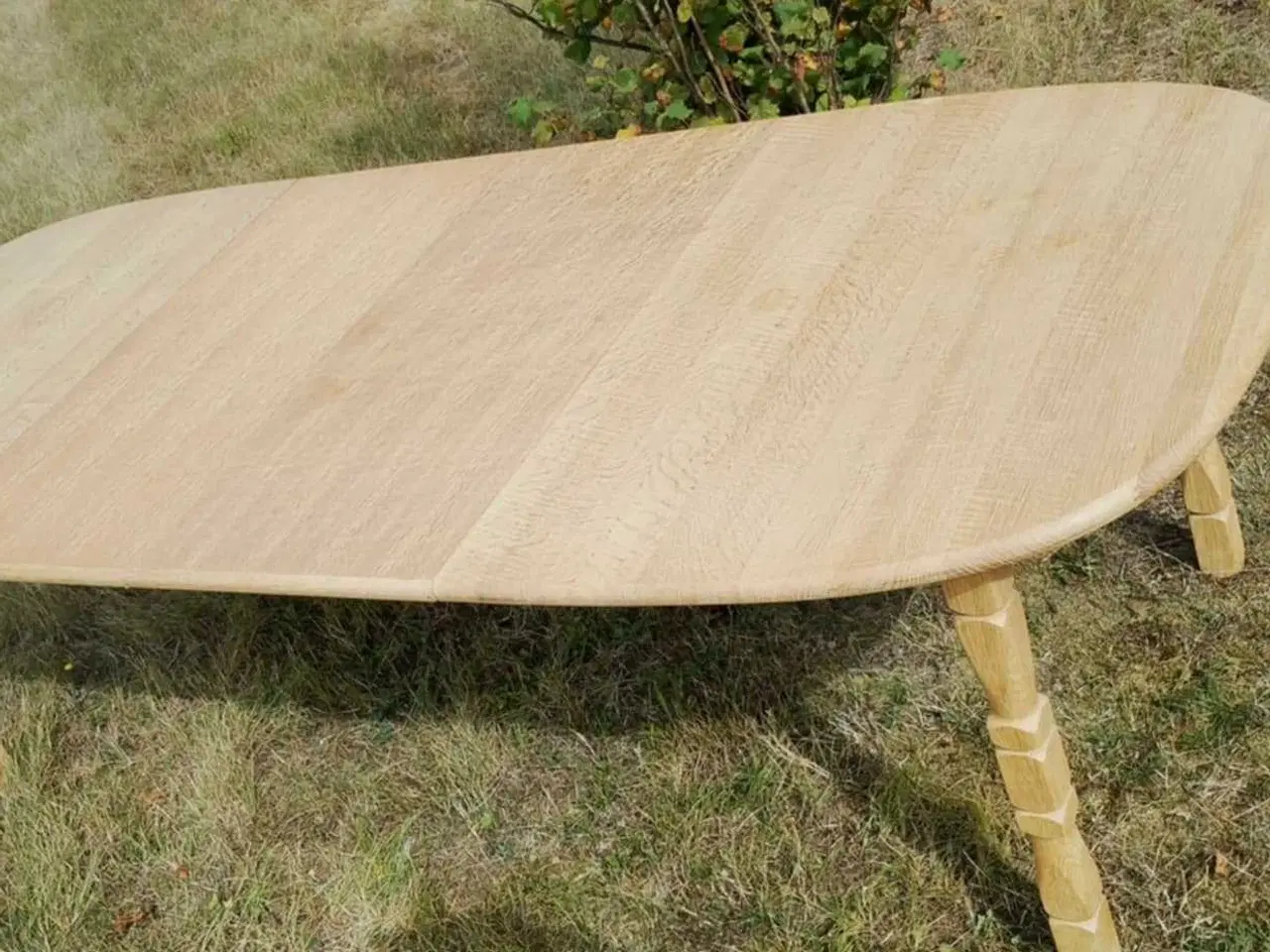 Billede 11 - Rundt massiv egetræsbord