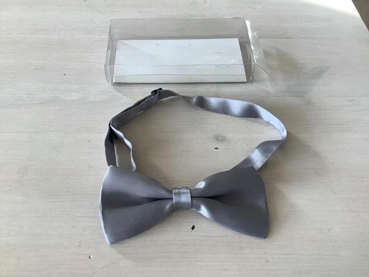 Billede 2 - Butterfly i sølvgrå