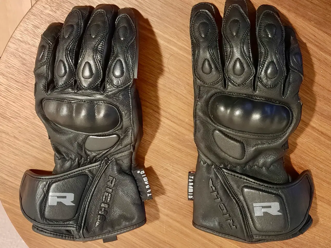 Billede 14 - Mc jakke, mc jeans, 2 stk mc hjelme, handsker