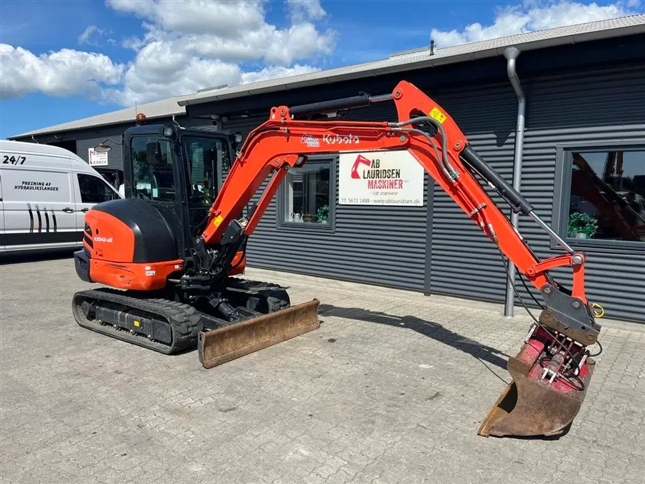 Billede 2 - Kubota Kx042-4 Hydraulisk fæste med kipbar planerskovl Kun kørt 1382T