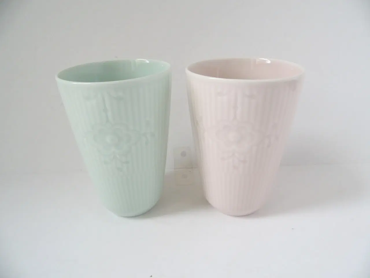 Billede 1 - Royal Copenhagen Flower Emblem - 500,00 kr/del