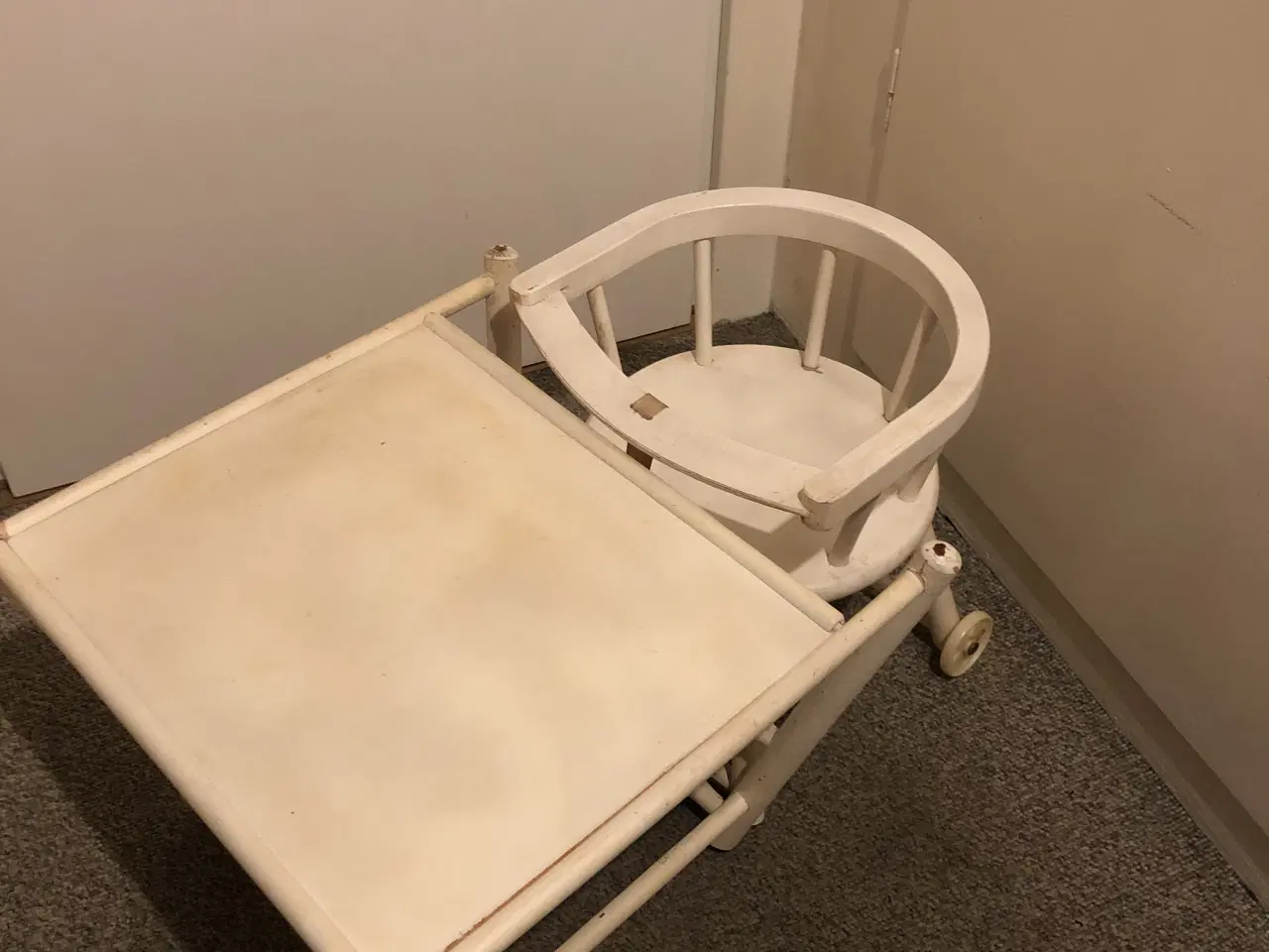 Billede 3 - Hvid Højstol / legebord med hynde. 