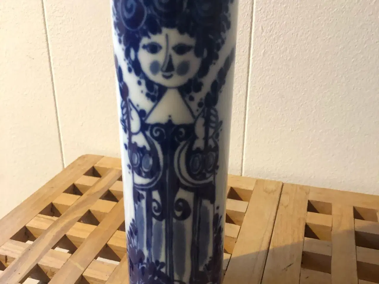 Billede 1 - Retro Bjørn Wiinblad Vase m/ blå motiv