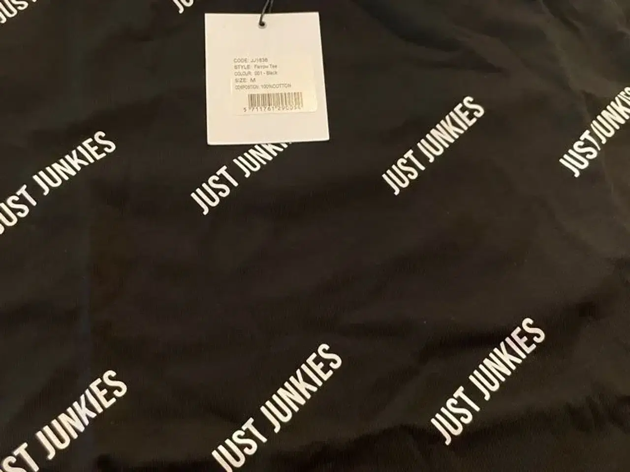 Billede 1 - Just Junkies T-shirt