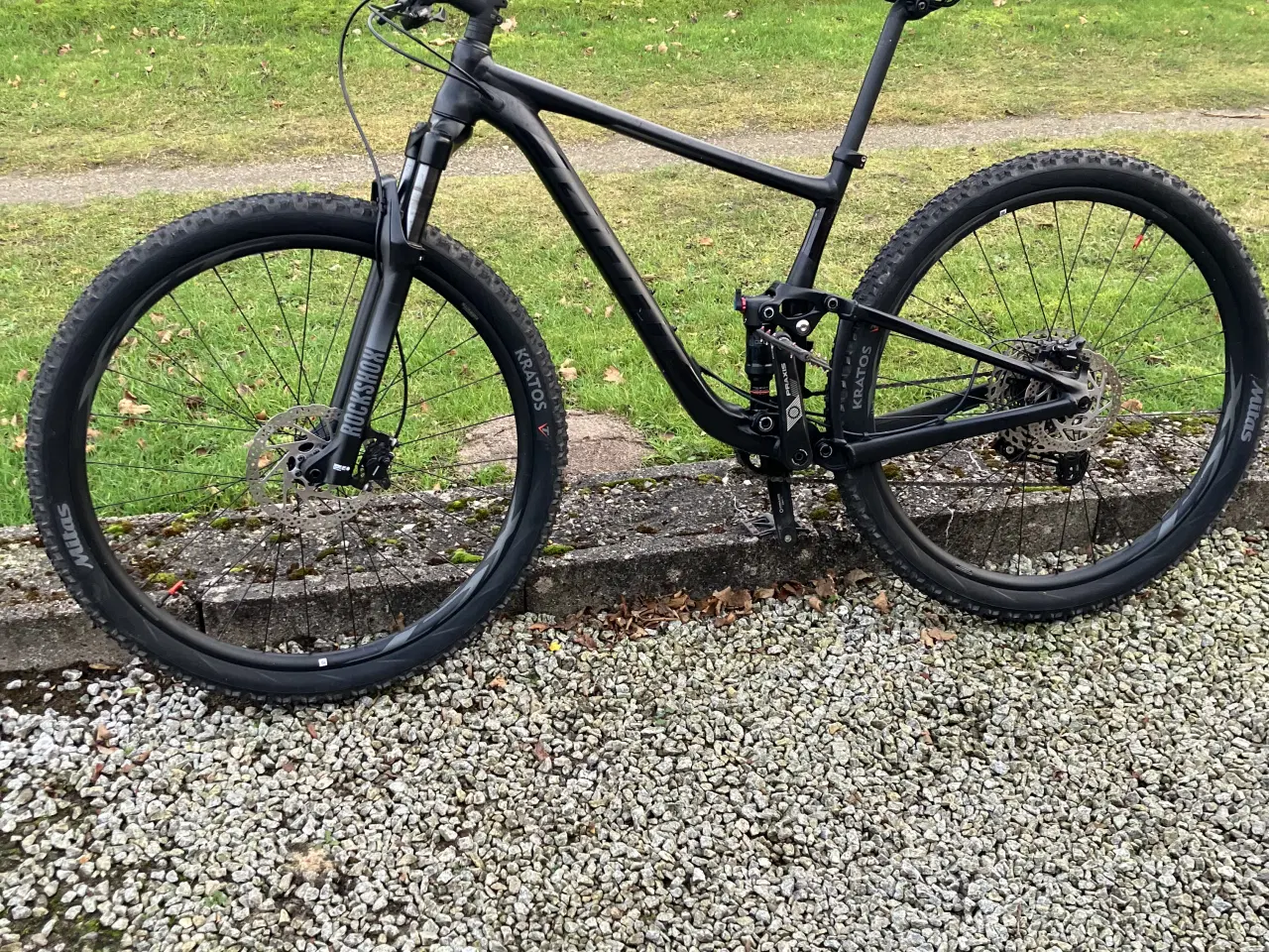 Billede 1 - Mtb fully med alu-stel str medium 