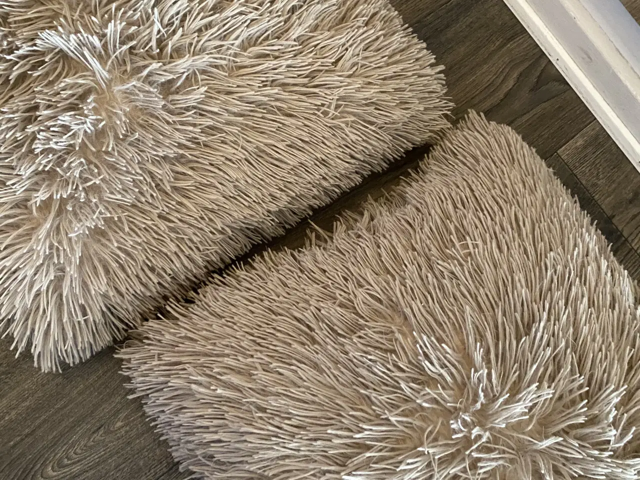 Billede 2 - 2 pyntepuder til salg