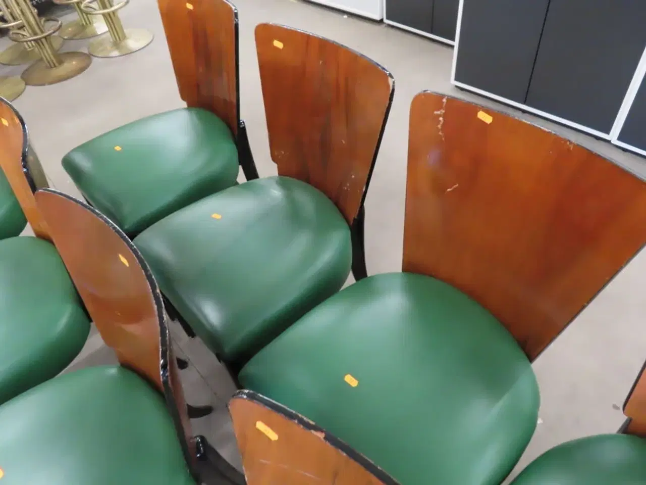 Billede 5 - 8 stk. Stole med træryg og grøn læder