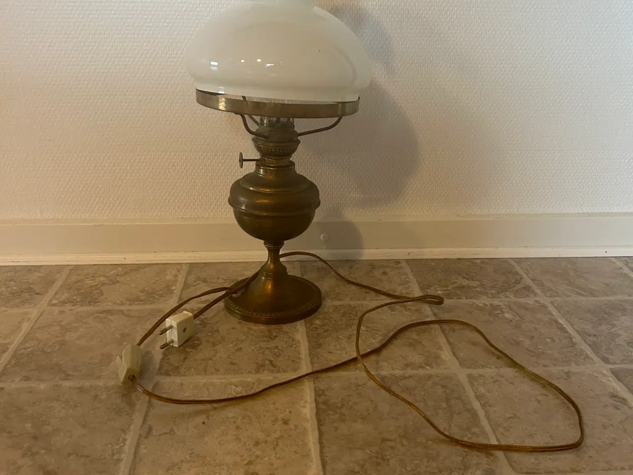 Billede 1 - Antik lampe 