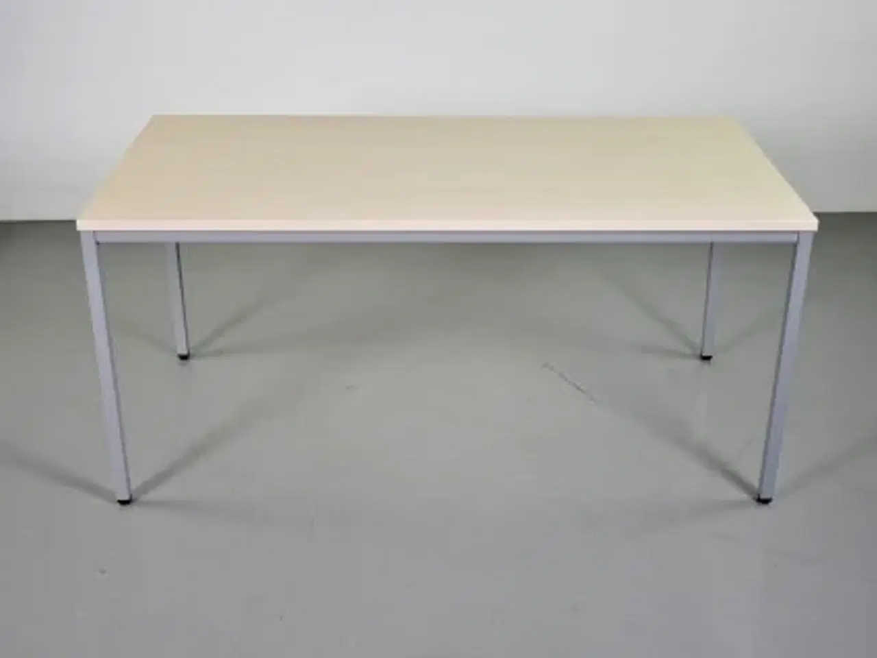 Billede 1 - Kantinebord med birkeplade og alugråt stel