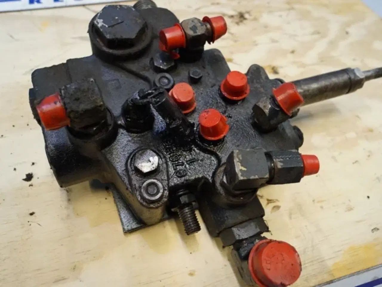 Billede 10 - Case 7130 Valve Sæt AED 1971782C2