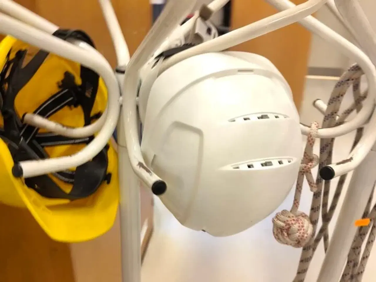 Billede 3 - Sikkerhedshjelme med stumtjener