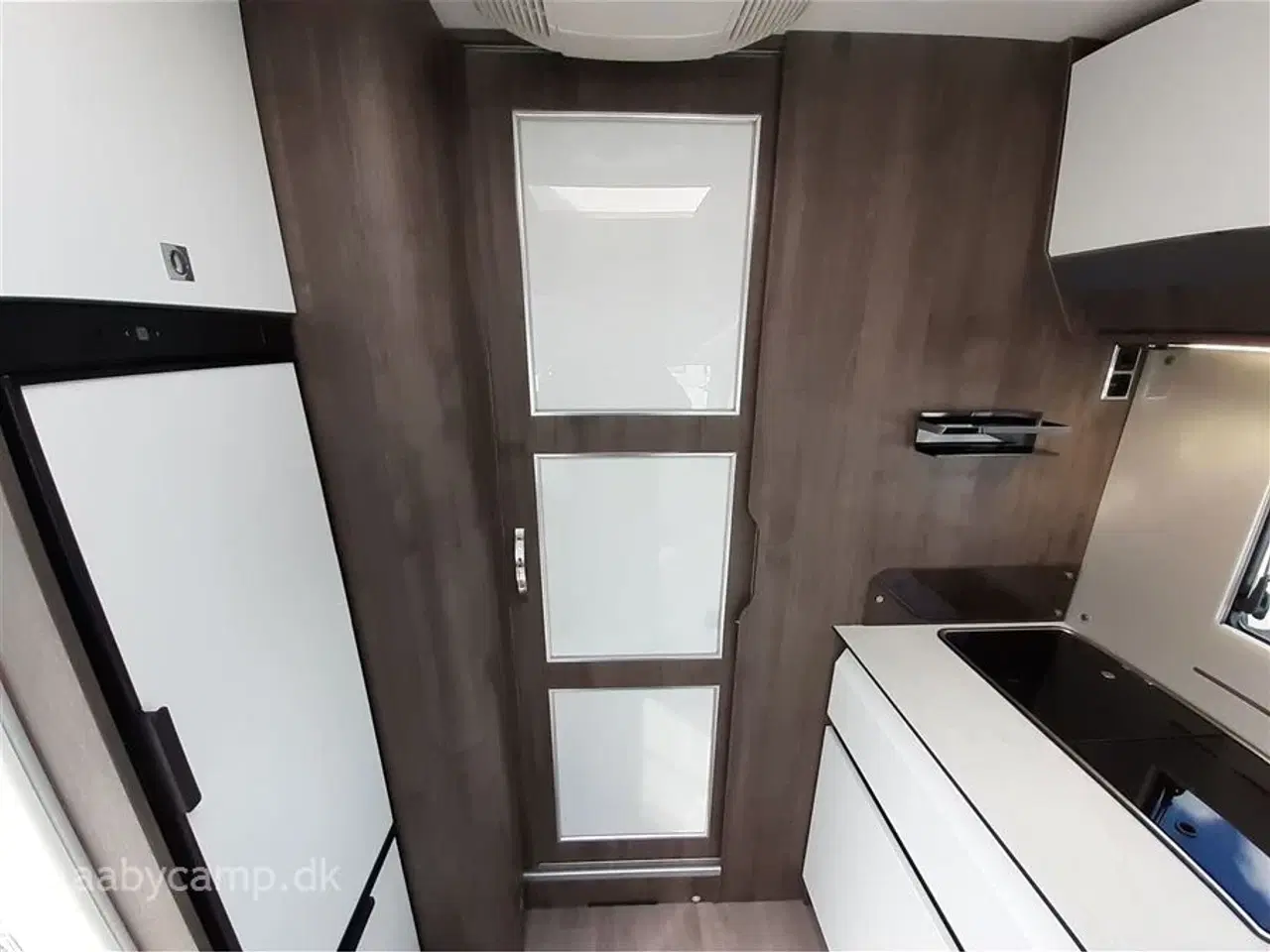 Billede 13 - 2020 - Benimar Amphitryon A997   Aircondition. face to face siddegruppe. Queens bed.