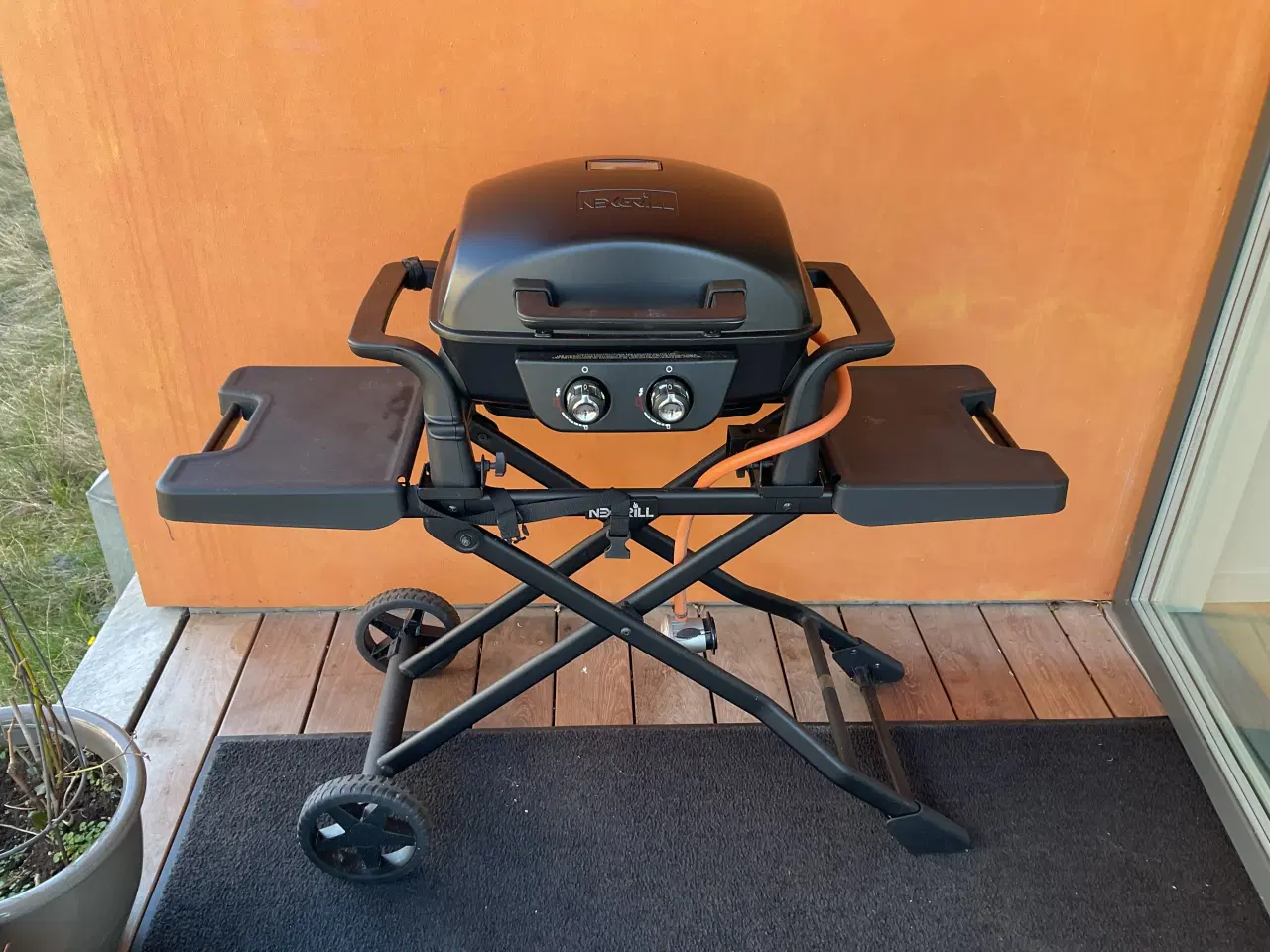 Billede 1 - Ny Nexgrill Transportabel Bærbar gasgrill med 2 br
