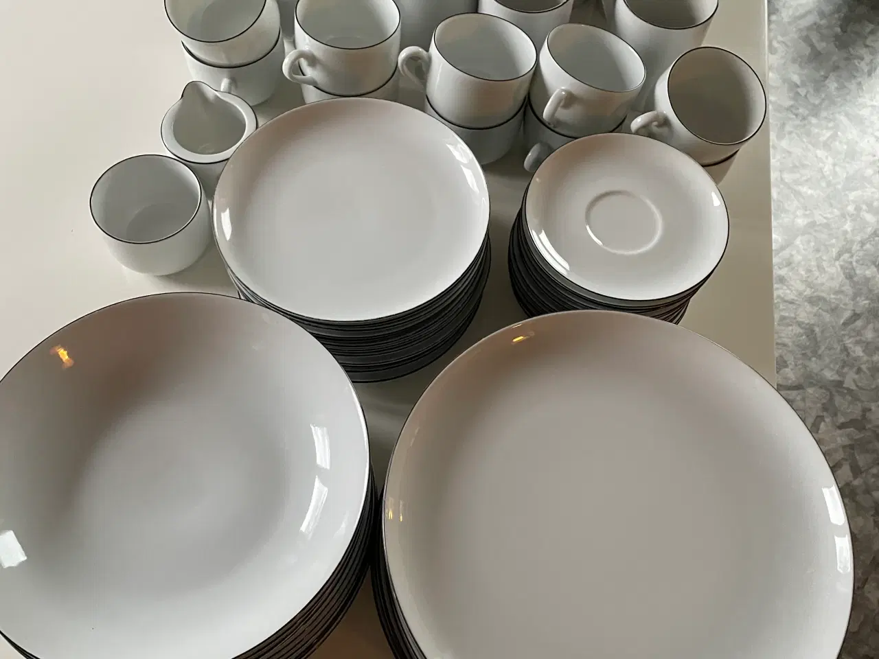 Billede 2 - Porcelæn, kaffe og spisestel Sort Atelier
