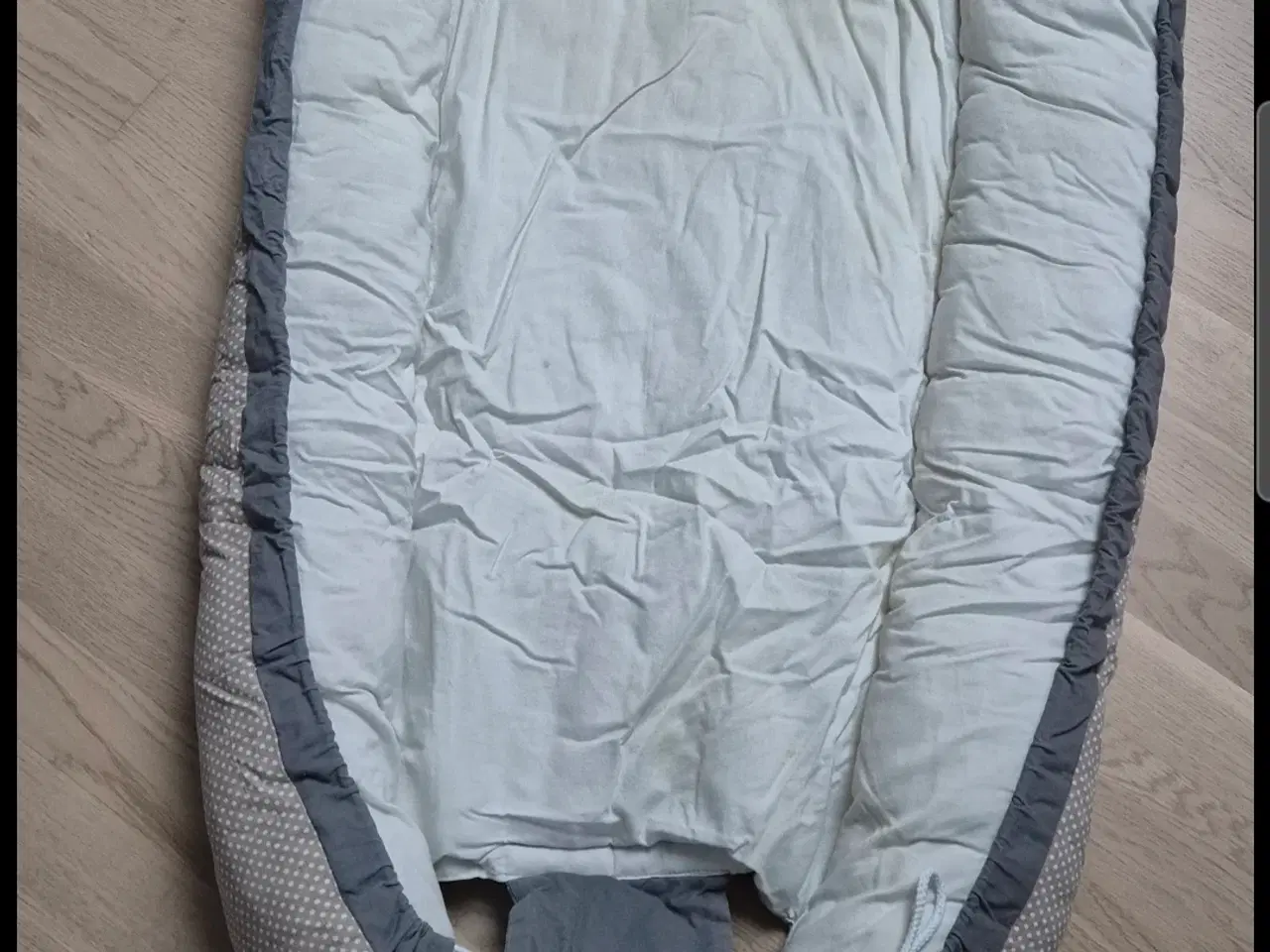 Billede 6 - Komplet pakke: Klassisk fletvugge på hjul m. babyn